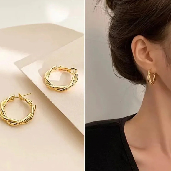 Twisted golden hoop earrings - Picture 4 of 4